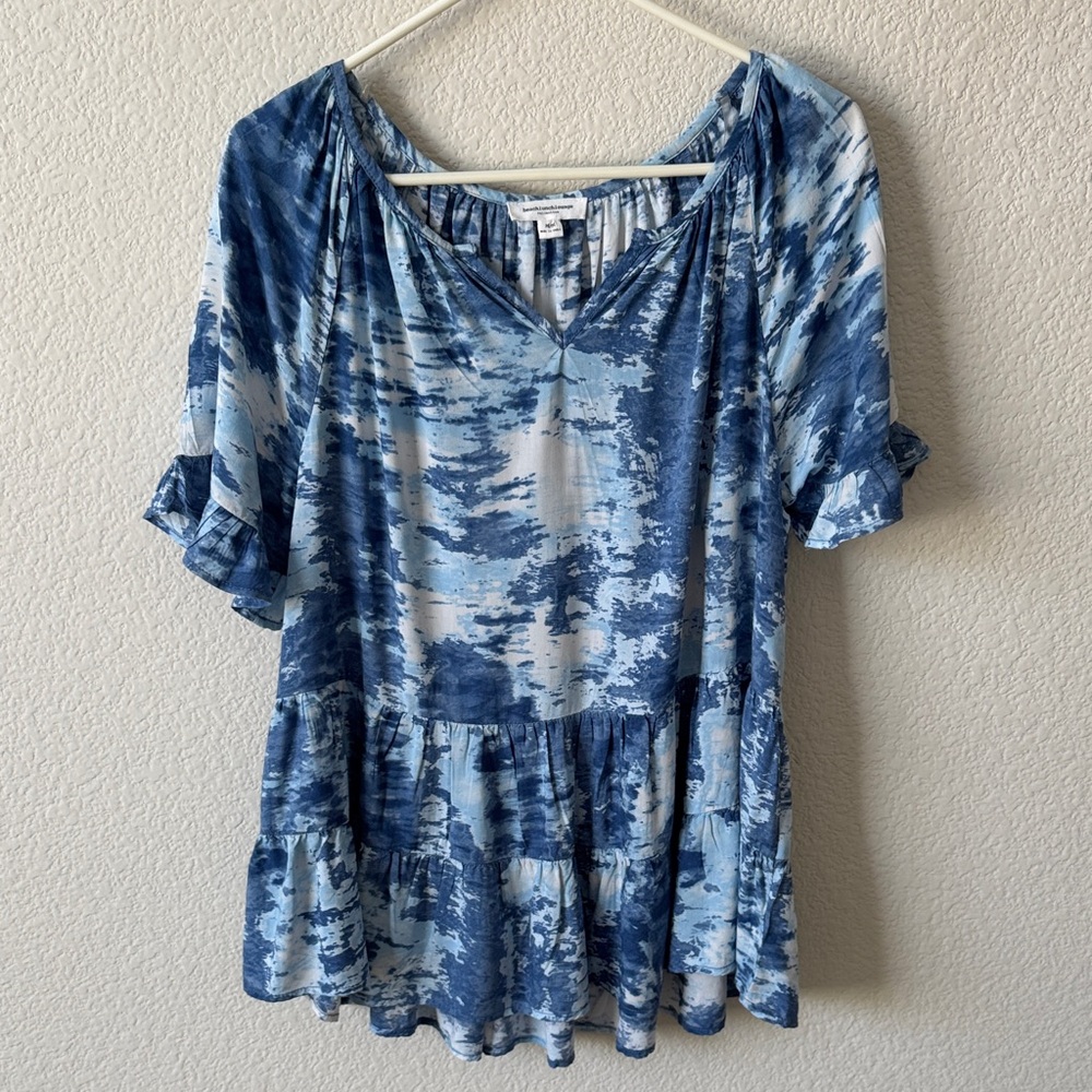 beachlunchlounge Blue and White Women's Blouse